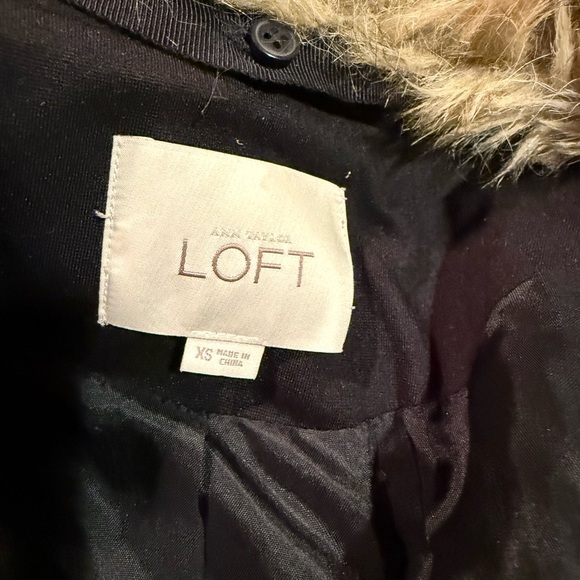 LOFT Black Blazer with Faux Fur Collar - Picture 4 of 4